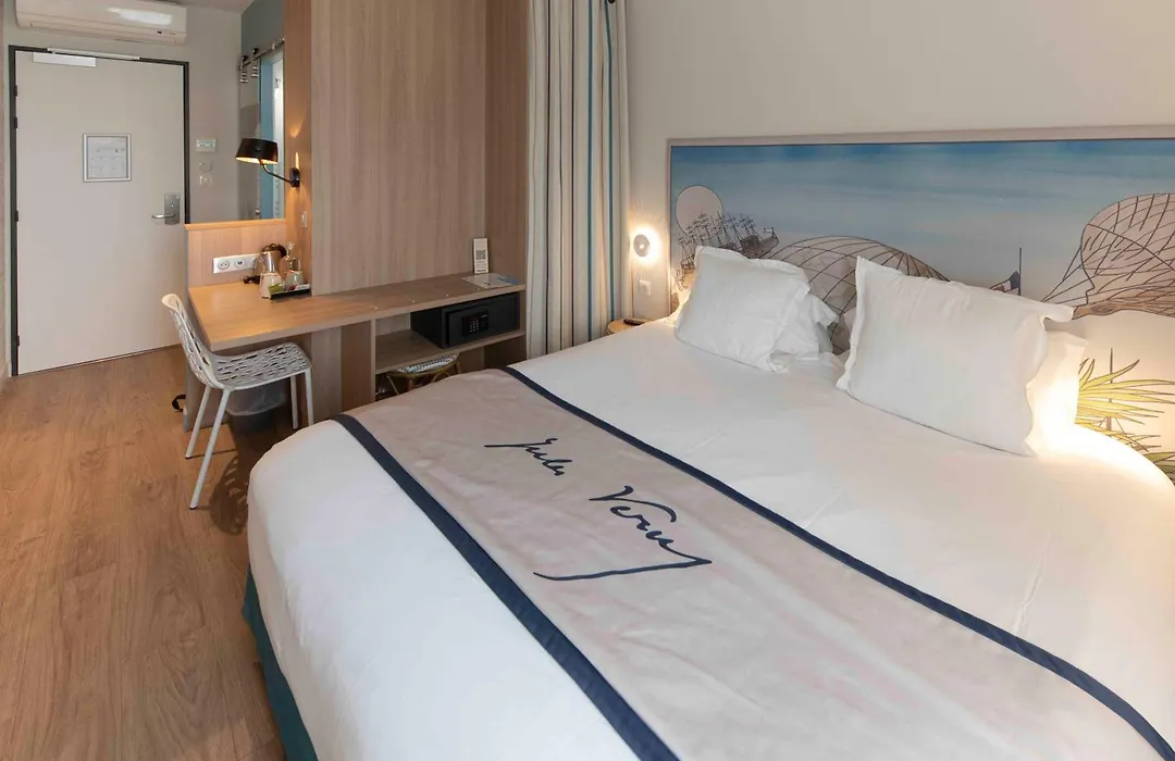 Hotel Jules Verne-1